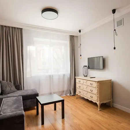 Nowolipki Deluxe By Bookinghost