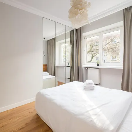 Nowolipki Deluxe By Bookinghost